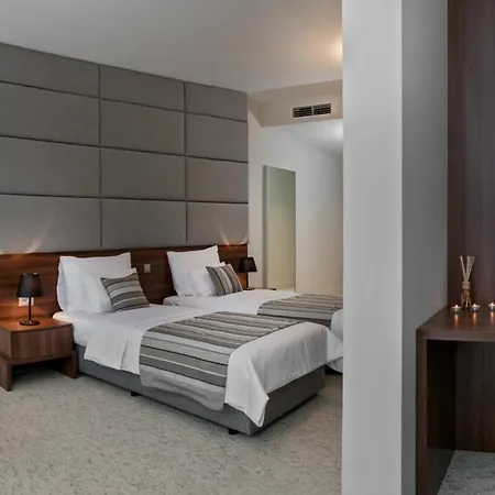 فندق مبيت وإفطار Priska Med Luxury 4*