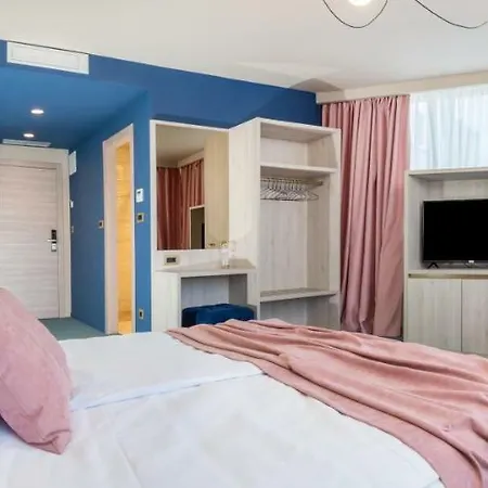 Priska Med Luxury 4* Split