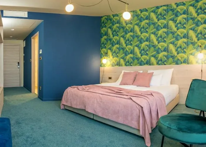 Priska Med Luxury Couette-café